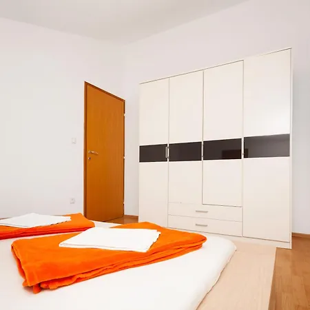 Mit Jacuzzi, Garten Und Parkplatz Apartment *
