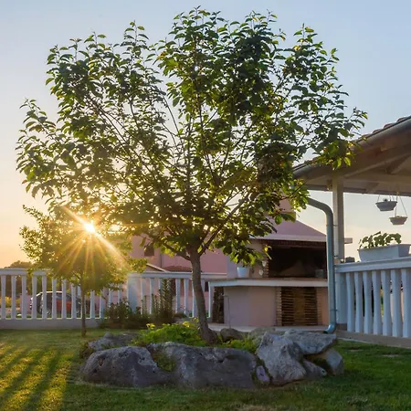 Mit Jacuzzi, Garten Und Parkplatz Apartment *