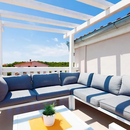 Mit Jacuzzi, Garten Und Parkplatz Apartment Liznjan