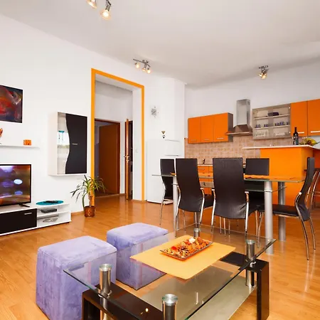 Mit Jacuzzi, Garten Und Parkplatz Apartment *