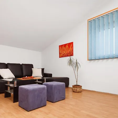 Appartement Mit Jacuzzi, Garten Und Parkplatz *